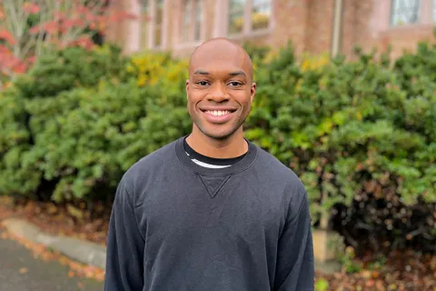 Daniel Alex headshot